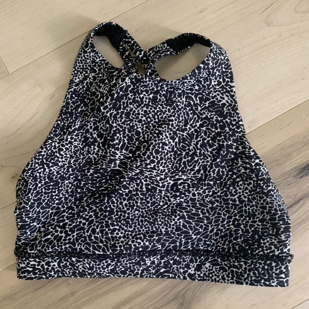 Lululemon bra.